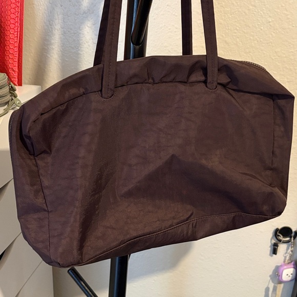 BAGGU Medium Nylon Bowler Bag in chocolate plum - Picture 2 of 4